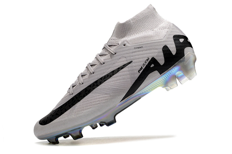 CHUTEIRA NIKE AIR ZOOM MERCURIAL SUPERFLY 9 ELITE CAMPO "RISING GEM" - CINZA E PRETA