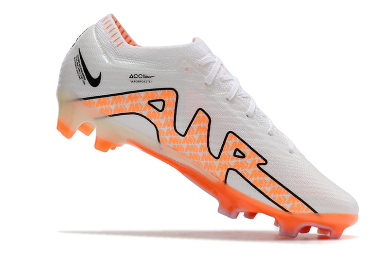 CHUTEIRA NIKE AIR ZOOM MERCURIAL VAPOR 15 ELITE CAMPO - BRANCA E LARANJA