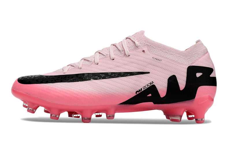 CHUTEIRA NIKE AIR ZOOM MERCURIAL VAPOR 15 ELITE CAMPO (AG) "MAD BRILLIANCE" - ROSA E PRETA
