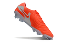 CHUTEIRA NIKE TIEMPO LEGEND 10 ELITE CAMPO - LARANJA E BRANCA