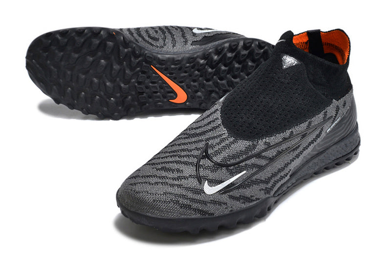 CHUTEIRA NIKE PHANTOM GX DYNAMIC FIT ELITE SOCIETY - CINZA, PRETA E LARANJA
