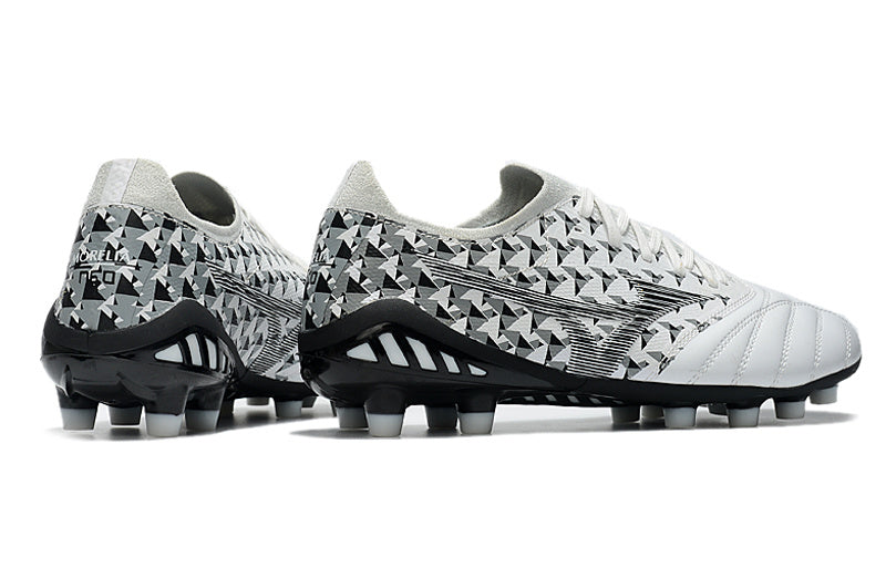 CHUTEIRA MIZUNO MORELIA NEO III JAPAN CAMPO - PRETA E BRANCA