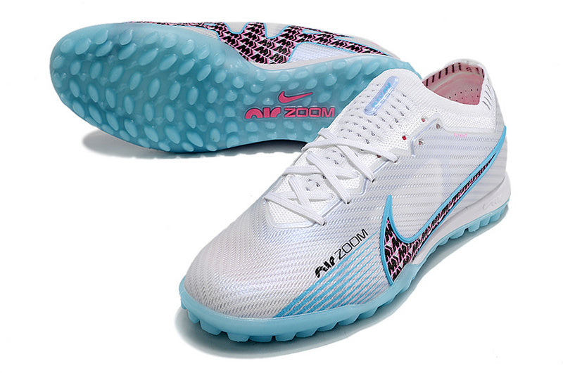 CHUTEIRA NIKE MERCURIAL AIR ZOOM VAPOR 15 ELITE SOCIETY "BLAST" - BRANCA E AZUL