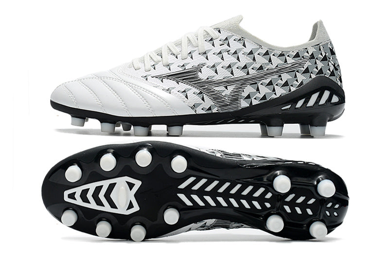 CHUTEIRA MIZUNO MORELIA NEO III JAPAN CAMPO - PRETA E BRANCA