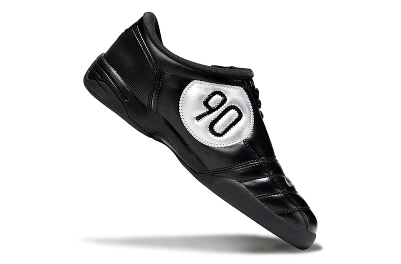 CHUTEIRA NIKE TOTAL 90 III FUTSAL - PRETA