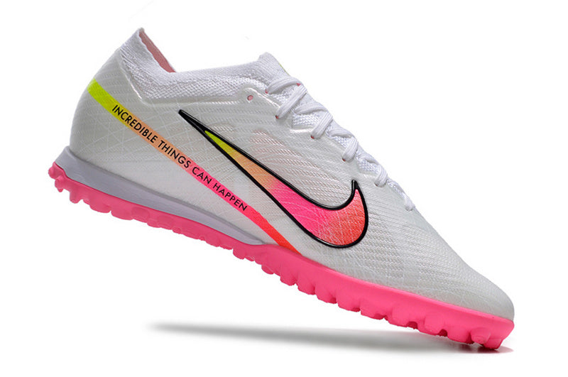 CHUTEIRA NIKE MERCURIAL AIR ZOOM VAPOR 15 ELITE SOCIETY "RASHFORD" - BRANCA E ROSA