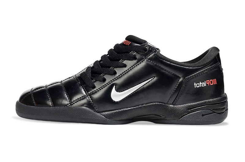CHUTEIRA NIKE TOTAL 90 III FUTSAL - PRETA