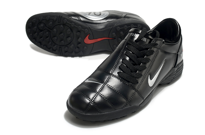 CHUTEIRA NIKE TOTAL 90 III SOCIETY - PRETA