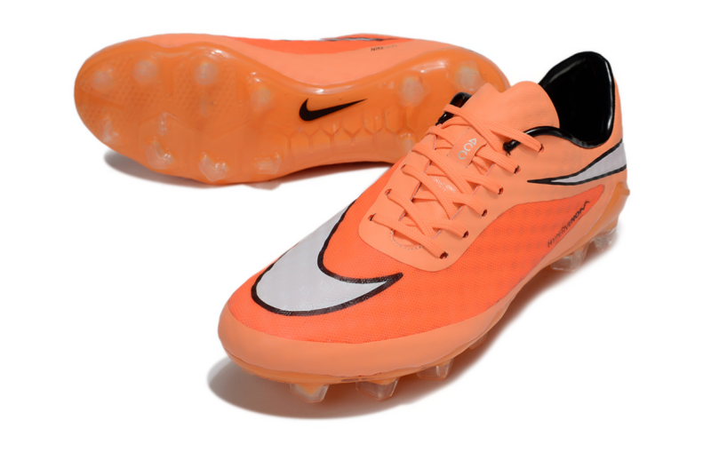 CHUTEIRA NIKE HYPERVENOM ELITE CAMPO - LARANJA E PRETA