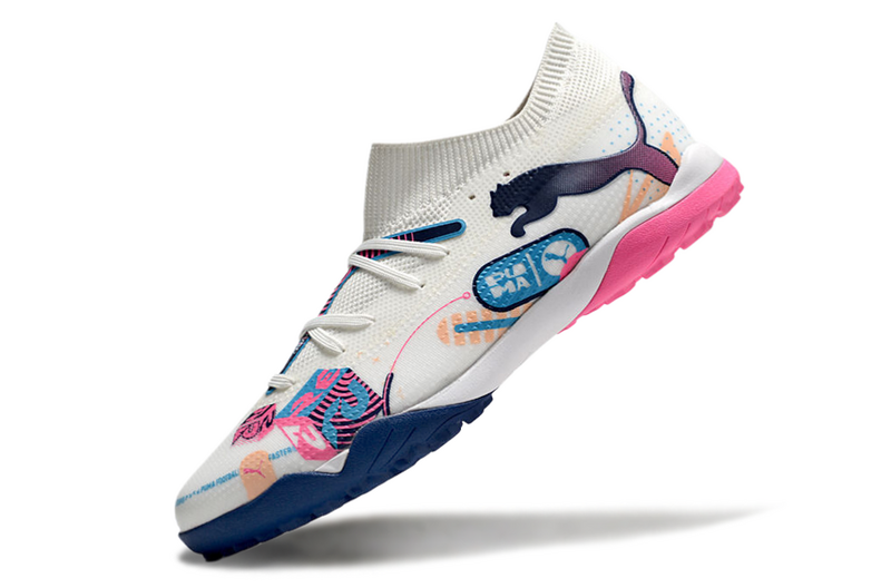 CHUTEIRA PUMA FUTURE 7 ULTIMATE SOCIETY "VOLUME UP"- BRANCA, AZUL E ROSA