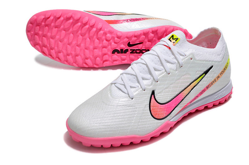 CHUTEIRA NIKE MERCURIAL AIR ZOOM VAPOR 15 ELITE SOCIETY "RASHFORD" - BRANCA E ROSA