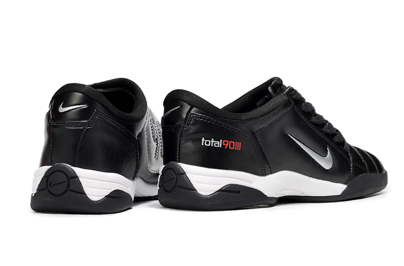 CHUTEIRA NIKE TOTAL 90 III FUTSAL - PRETA