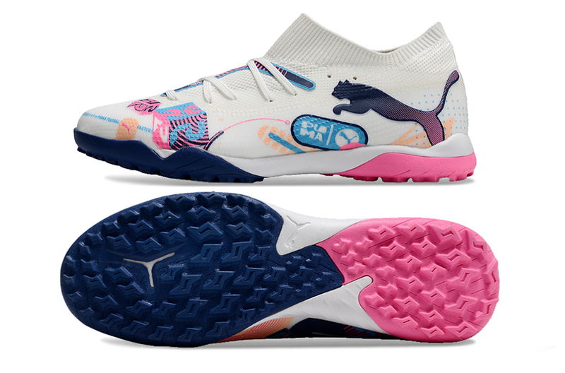 CHUTEIRA PUMA FUTURE 7 ULTIMATE SOCIETY "VOLUME UP"- BRANCA, AZUL E ROSA