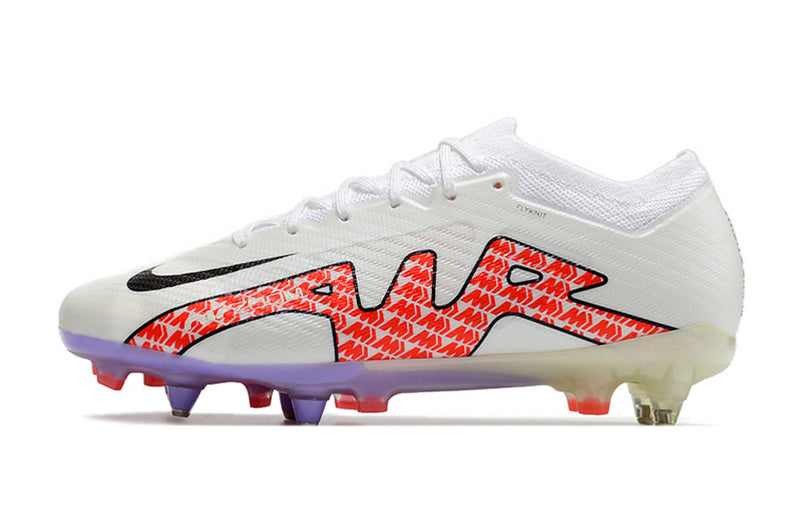 CHUTEIRA NIKE AIR ZOOM MERCURIAL VAPOR 15 ELITE TRAVA MISTA FIXA "DISRUPTION" - BRANCA E VERMELHO