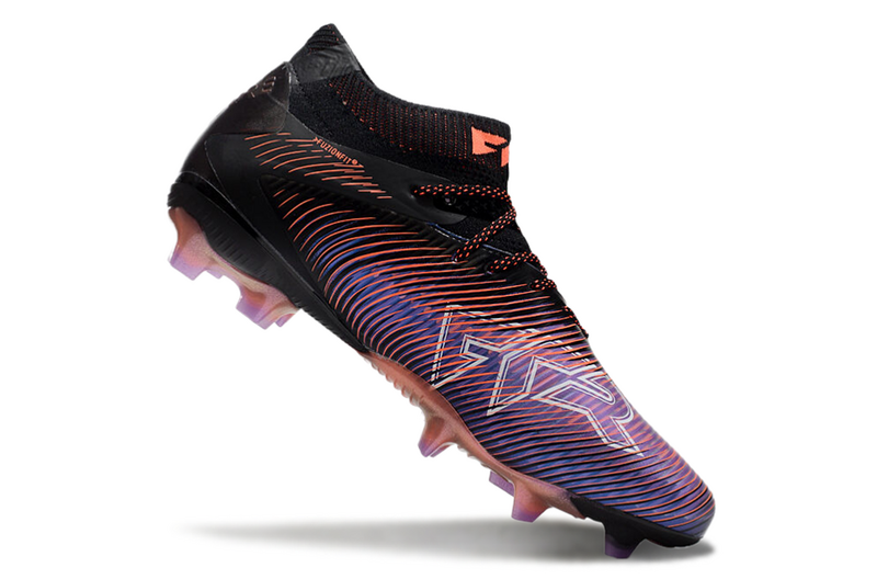 CHUTEIRA PUMA FUTURE 8 ULTIMATE CAMPO - PRETA E ROXA