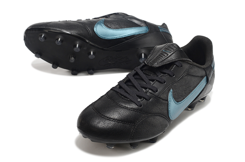 CHUTEIRA NIKE PREMIER III ELITE CAMPO - PRETA