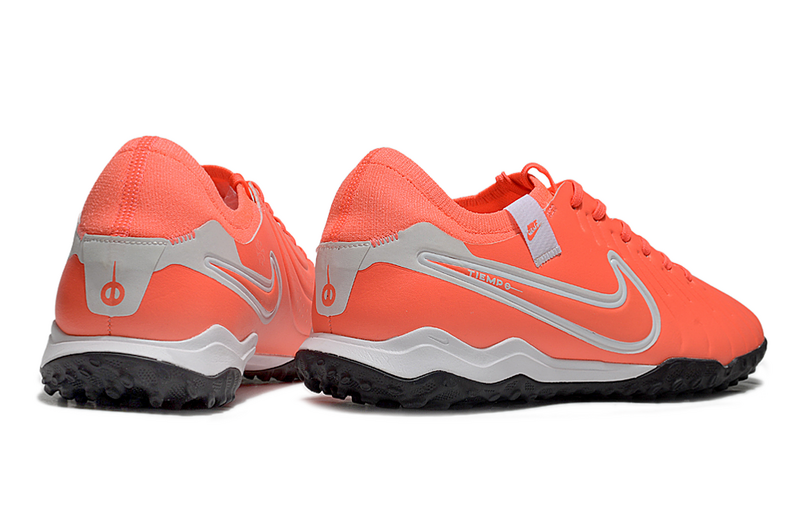 CHUTEIRA NIKE TIEMPO LEGEND 10 SOCIETY - LARANJA E BRANCA