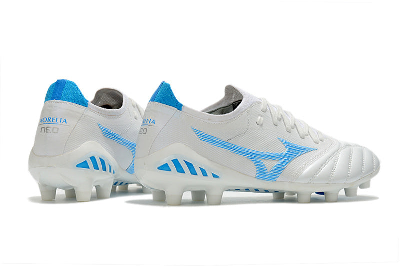CHUTEIRA MIZUNO MORELIA NEO III JAPAN CAMPO - BRANCA E AZUL