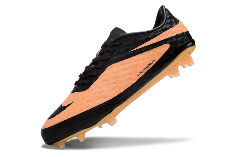 CHUTEIRA NIKE HYPERVENOM ELITE CAMPO - LARANJA E PRETA