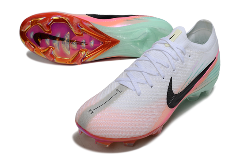 CHUTEIRA NIKE AIR ZOOM MERCURIAL VAPOR 16 ELITE CAMPO "SAM KERR" - BRANCA E COLORIDA