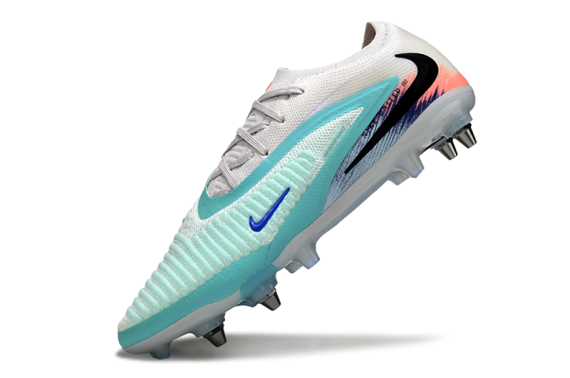 CHUTEIRA NIKE PHANTOM 6 ELITE TRAVA MISTA "UNITED 002" - BRANCA E AZUL
