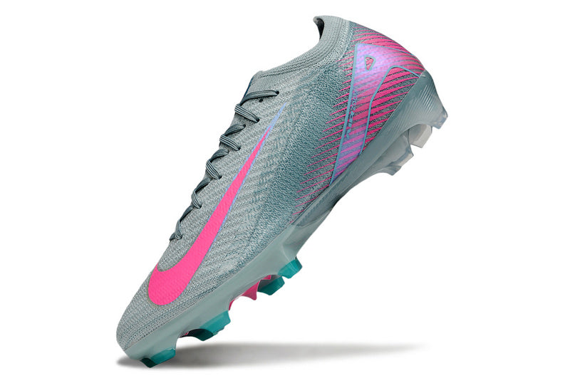 CHUTEIRA NIKE AIR ZOOM MERCURIAL VAPOR 16 ELITE CAMPO "PRISM" - VERDE E ROSA