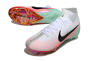 CHUTEIRA NIKE AIR ZOOM MERCURIAL SUPERFLY 10 ELITE CAMPO "SAM KERR" - BRANCA E COLORIDA