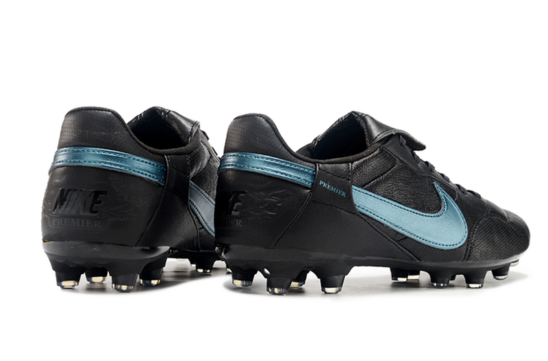 CHUTEIRA NIKE PREMIER III ELITE CAMPO - PRETA