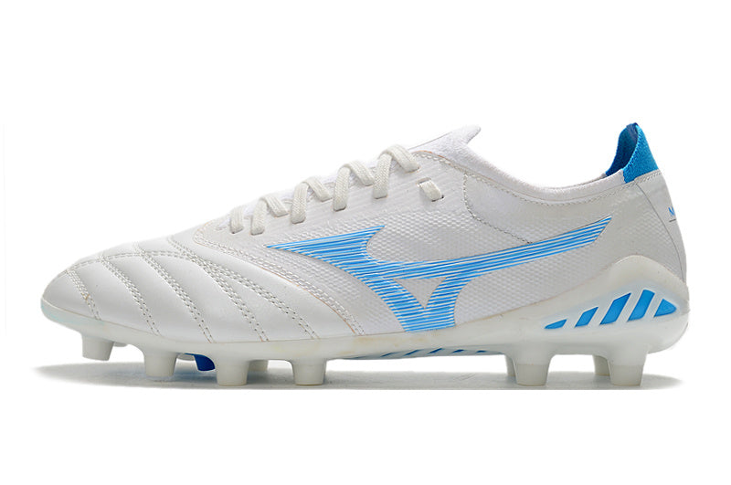 CHUTEIRA MIZUNO MORELIA NEO III JAPAN CAMPO - BRANCA E AZUL