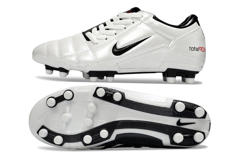 CHUTEIRA NIKE TOTAL 90 III CAMPO - BRANCA E PRETA
