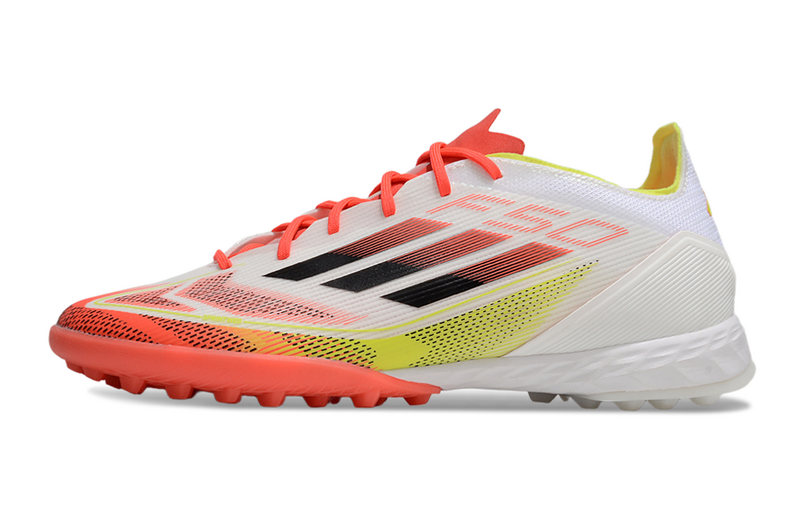 CHUTEIRA ADIDAS F50 SOCIETY - BRANCA E VERMELHA