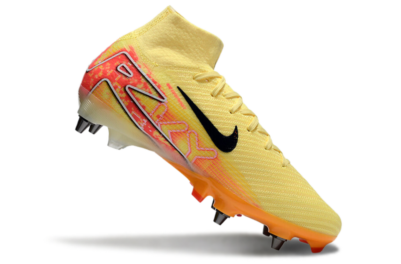 CHUTEIRA NIKE AIR ZOOM MERCURIAL SUPERFLY 10 ELITE TRAVA MISTA "MBAPPÉ" - AMARELA E LARANJA
