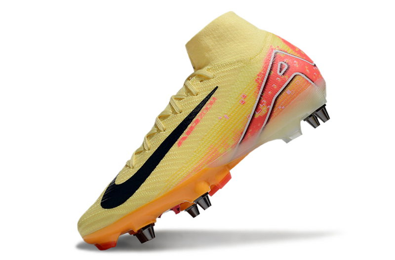 CHUTEIRA NIKE AIR ZOOM MERCURIAL SUPERFLY 10 ELITE TRAVA MISTA "MBAPPÉ" - AMARELA E LARANJA