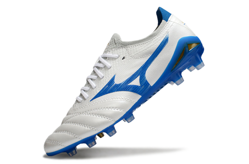 CHUTEIRA MIZUNO MORELIA NEO IV JAPAN CAMPO - BRANCA E AZUL