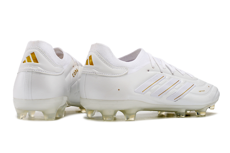 CHUTEIRA ADIDAS COPA PURE II CAMPO "PEARLIZED" BRANCA E DOURADA