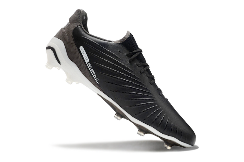 CHUTEIRA PUMA KING FG/AG CAMPO "ECLIPSE" - PRETA E BRANCA