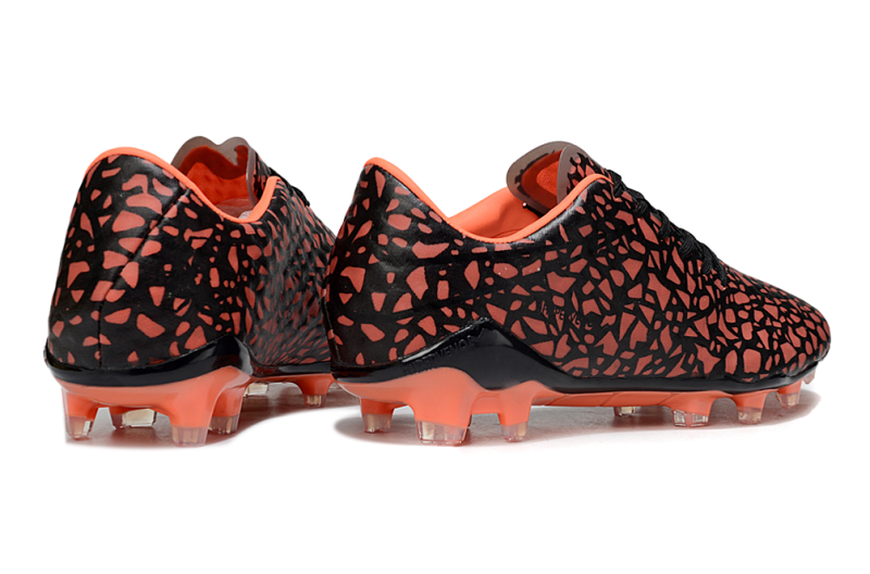 CHUTEIRA NIKE HYPERVENOM SE ELITE CAMPO - PRETA E LARANJA