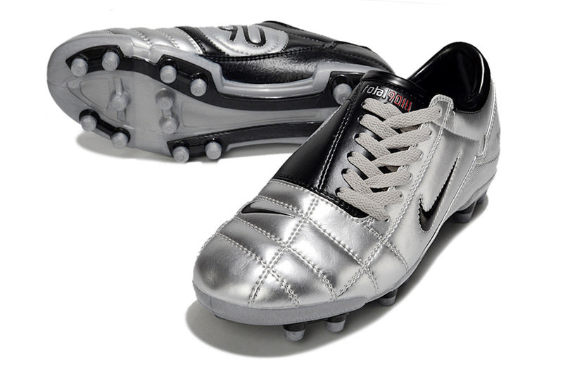 CHUTEIRA NIKE TOTAL 90 III CAMPO - CINZA E PRETA