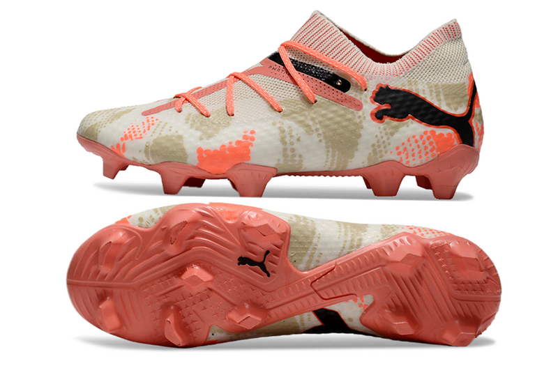 CHUTEIRA PUMA FUTURE 7 ULTIMATE CAMPO - BRANCA E LARANJA