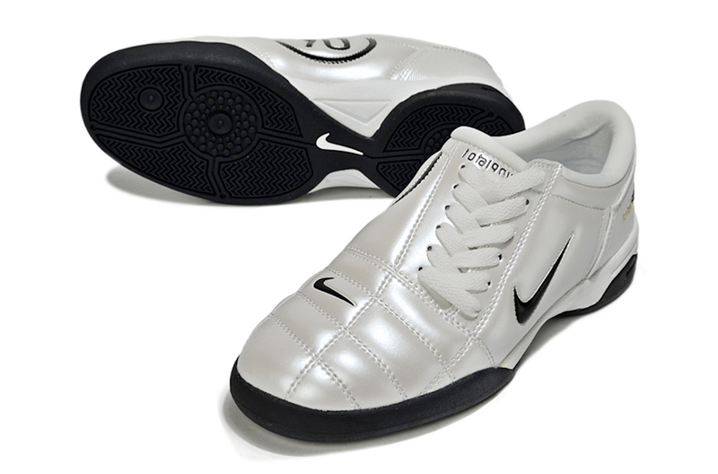 CHUTEIRA NIKE TOTAL 90 III FUTSAL - BRANCA E PRETA