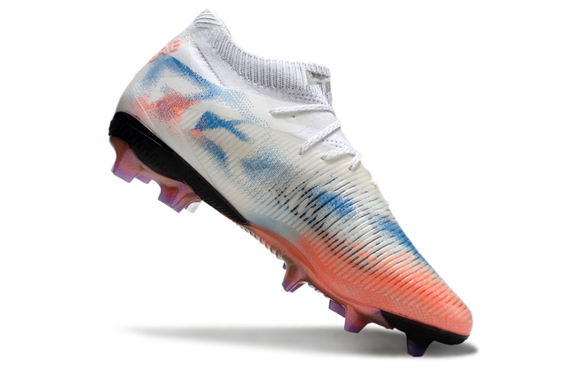 CHUTEIRA PUMA FUTURE 8 ULTIMATE CAMPO - BRANCA E LARANJA