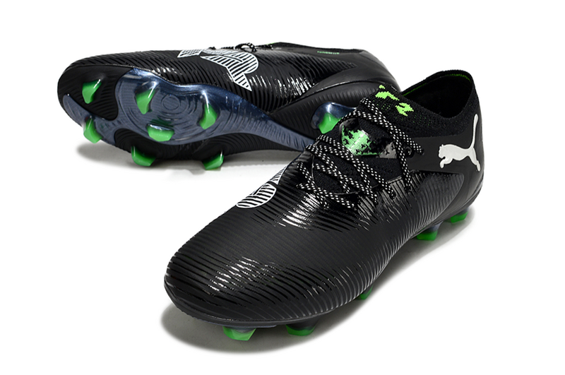CHUTEIRA PUMA FUTURE 8 ULTIMATE LOW CAMPO - PRETA E VERDE