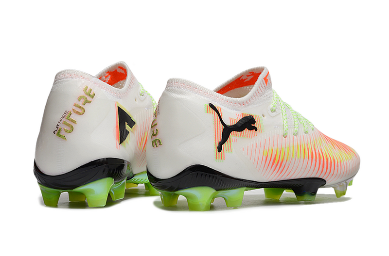 CHUTEIRA PUMA FUTURE 8 ULTIMATE LOW CAMPO - BRANCA E VERDE