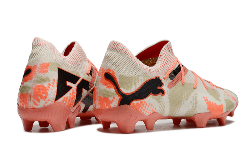 CHUTEIRA PUMA FUTURE 7 ULTIMATE CAMPO - BRANCA E LARANJA