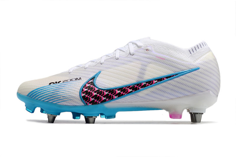 CHUTEIRA NIKE AIR ZOOM MERCURIAL VAPOR 15 ELITE TRAVA MISTA "BLAST" - BRANCA E AZUL