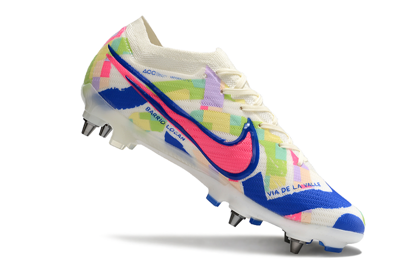 CHUTEIRA NIKE AIR ZOOM MERCURIAL VAPOR 15 ELITE TRAVA MISTA "SOCAL" - BRANCA E COLORIDA