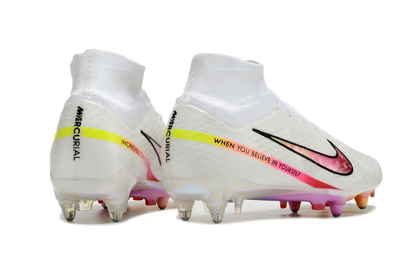 CHUTEIRA NIKE AIR ZOOM MERCURIAL SUPERFLY 9 ELITE TRAVA MISTA FIXA "RASHFORD" - BRANCA E ROSA