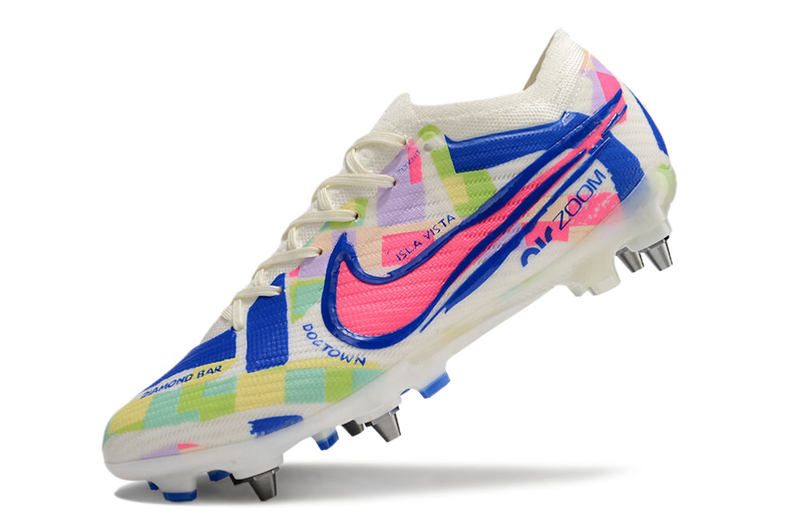 CHUTEIRA NIKE AIR ZOOM MERCURIAL VAPOR 15 ELITE TRAVA MISTA "SOCAL" - BRANCA E COLORIDA