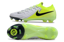 CHUTEIRA NIKE PHANTOM GX II ELITE CAMPO - BRANCA E VERDE