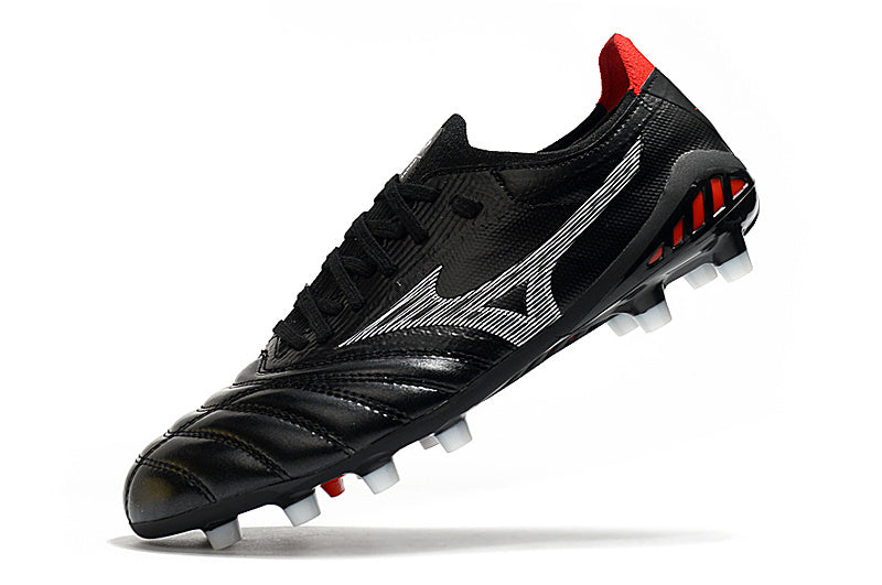 CHUTEIRA MIZUNO MORELIA NEO III JAPAN CAMPO - PRETA E VERMELHA